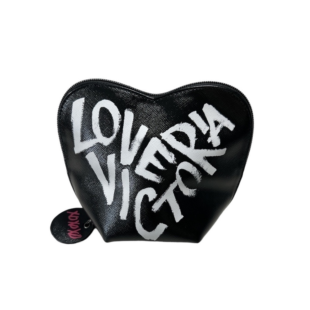 VICTORIA’S Secret Love Heart xoxo Valentine Make Up Pouch